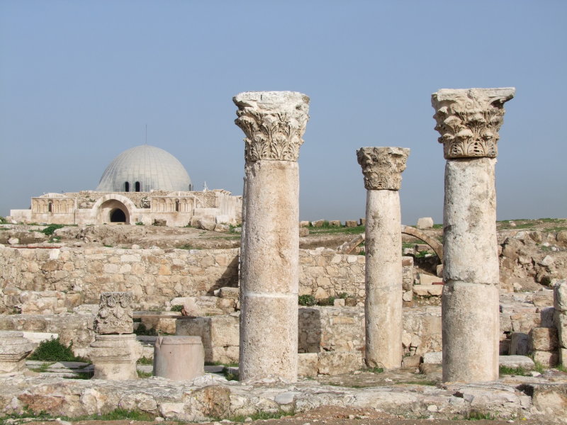 Columns Citadel Amman Jordan.jpg