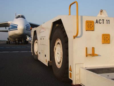 1717 14th August 08 AN124 preparation for towing at Sharjah Airport.jpg