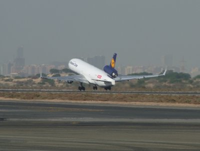 1328 18th November 08 Lufthansa Take Off at Sharjah Airport.jpg