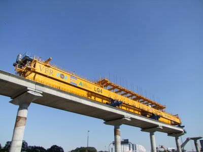 Dubai Metro Construction.jpg