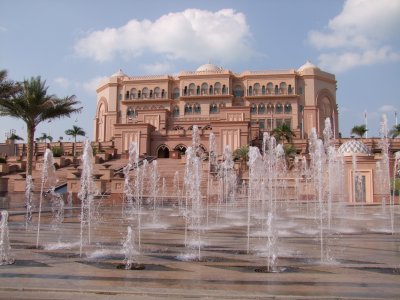 Emirates Palace Hotel Abu Dhabi.jpg