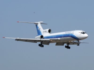 1159 2nd January 09 TU154 landing at Sharjah Airport.jpg