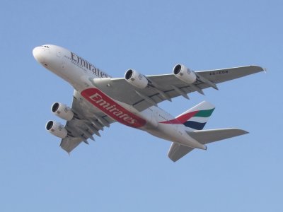 0827 5th January 09 Emirates A380 deparing over Mirdif Dubai.jpg