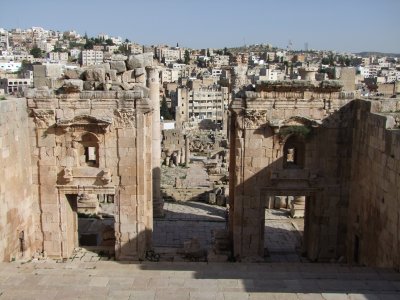 Propylaeum Jerash Jordan.jpg