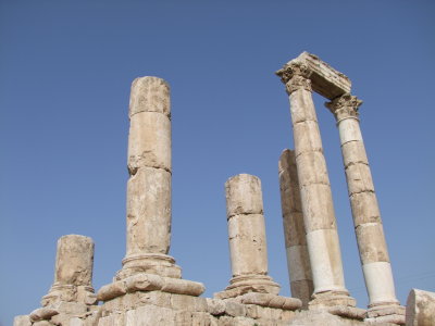 0831 7th March 09 Roman Temple to Jupiter  Amman Jordan.jpg