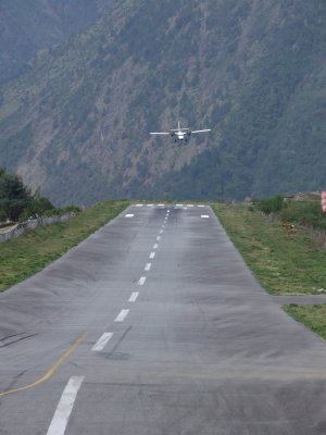 Landing 2 Lukla.JPG