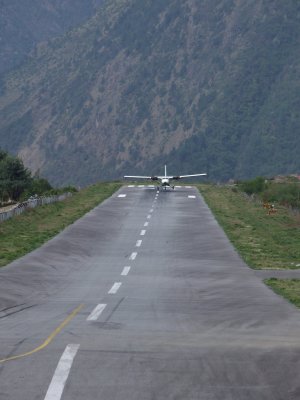 Landing 3 Lukla.JPG