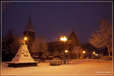 Olen - St Jozef by night