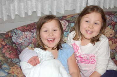 We are so excited to be big sisters