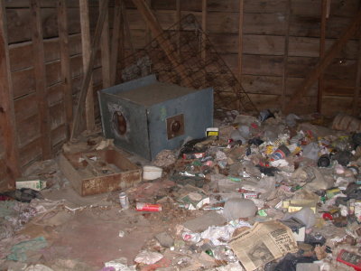 Cleaning turkey house