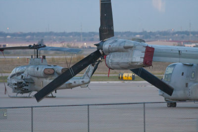 MV-22 Osprey & AH-1W Cobra