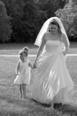 Mom & daughter late to the wedding_5079.JPG