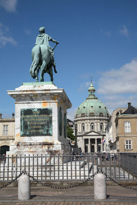 Statue of Frederick V on the Amalienborg Palace Square_MG_0919-11.jpg