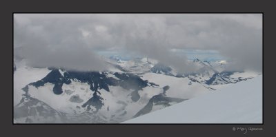 a glimps of the majestic mountains in Jotunheimen