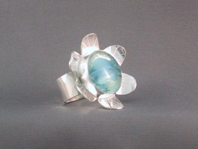 Side view of the flower ring - total size is 3 cm diameter.