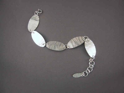 BS38 - Line Hammered Flash with earrings