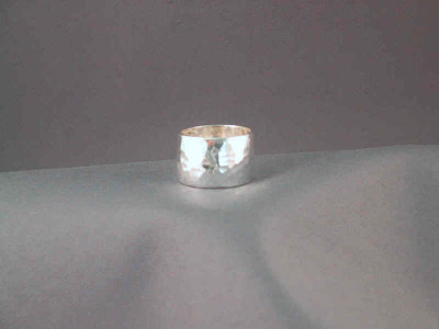 RS92 - Hammered Band sz 7.JPG
