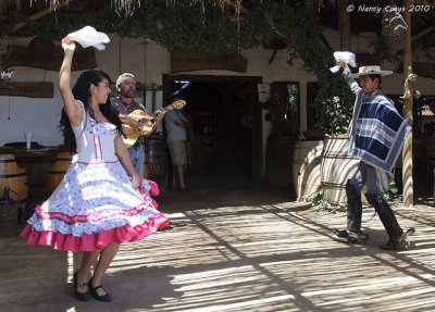 Dancers at La Vaquita Ech