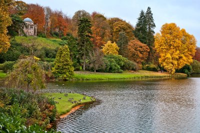 Geese and Temple of Apollo, Stourhead