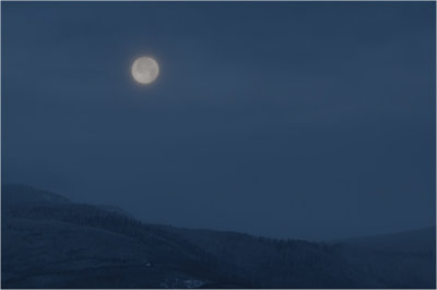 Wintry Dawn Moonset
