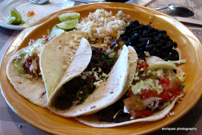 LUNCH AT SIR VEZAS