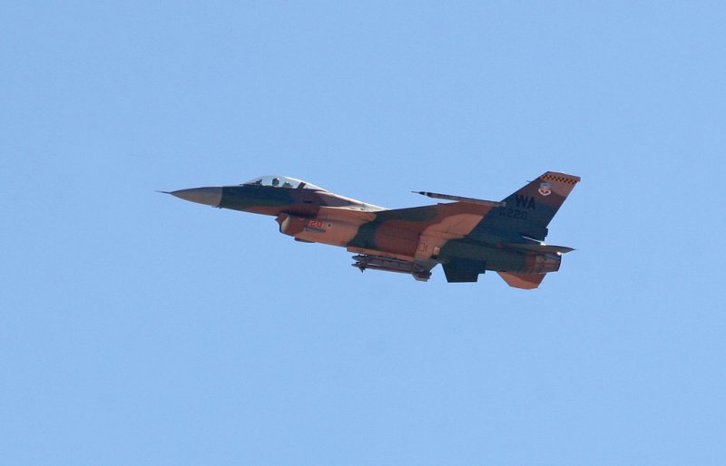 USAF F-16  (AF 220)