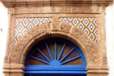 106 Essaouira - Door detail.JPG