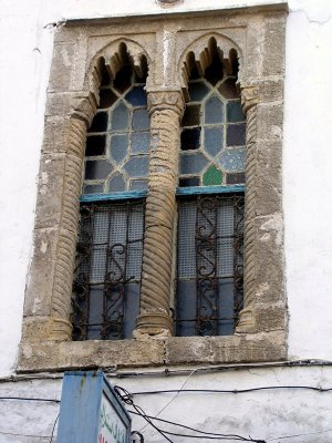 110 Essaouira - Old window.JPG