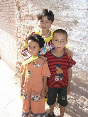 Koziquiyabixi neighborhood children