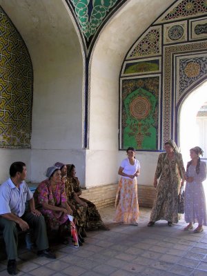 Kokand Palace - group of Uzbek visitors