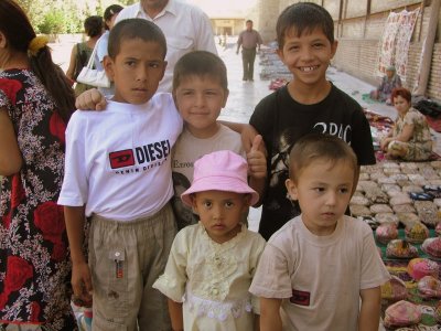 Bukhara - Caravansary kids