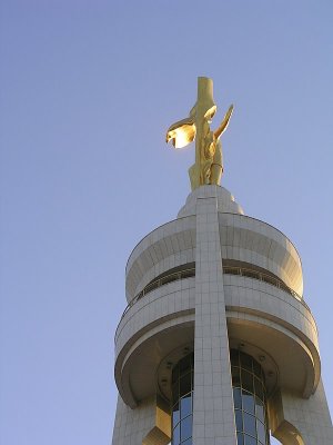 Ashghabad - gold revolving statue of Turkmenbashi in god-like pose