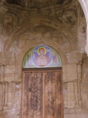 Kutaisi, Western GA - Bagrati Cathedral - door detail