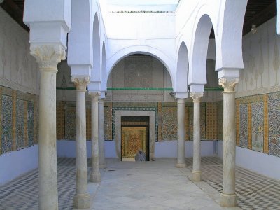 Kairouan - small mosque hallway