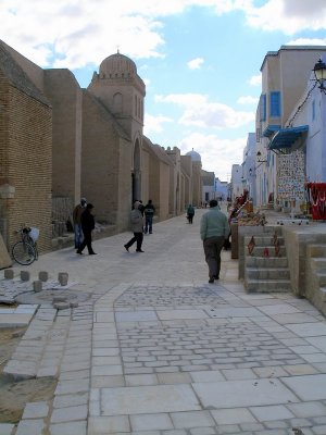 Kairouan - street & walls surrounding the Great Mosque