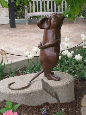 Meijer Gardens - mouse in Children's Garden