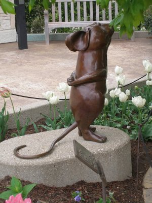 Meijer Gardens - mouse in Childrens Garden