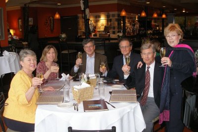 Friday night - magnificent dinner at Tre Cugini Italian Restaurant - The whole clan