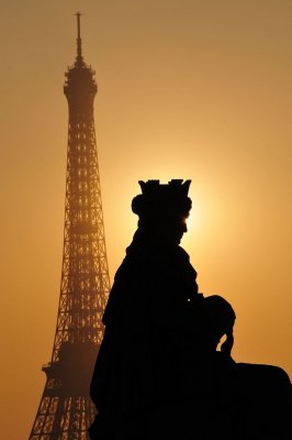 A Paris...