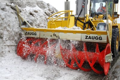 Nieuw sneeuwmaterieel/ New snowequipment 2011-01