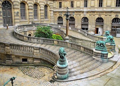 Louvre Private Courtyard