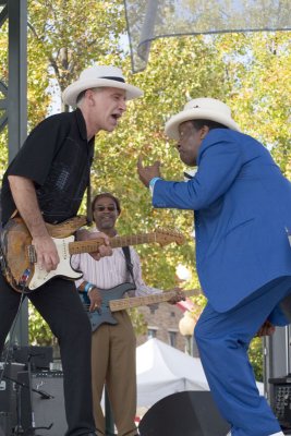Ed Davis (right)