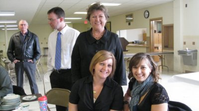 Lonnie, Mandi, and Holly posing