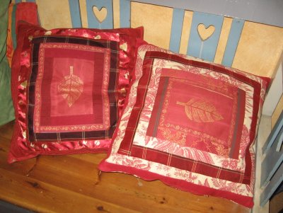 Agnetas röda kuddar