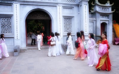 Charming ladies of Hanoi in ao-dais