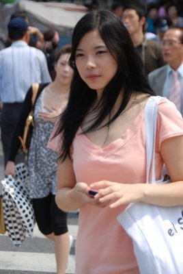 Koreans girls in the street - (Seoul 13-06-2009)