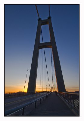 Night at the bridge