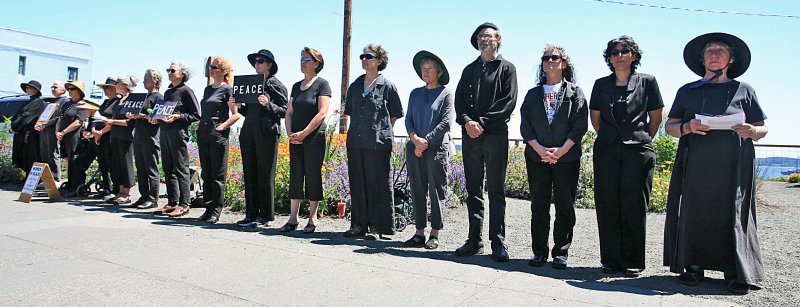  Women In Black Protesting