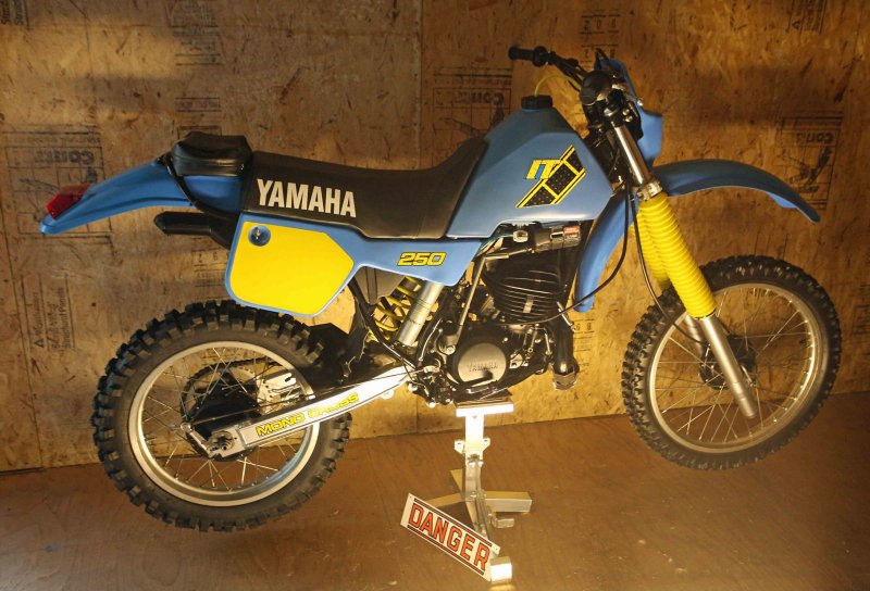 1983 Yamaha 250 IT,,, Vintage Bushwacker