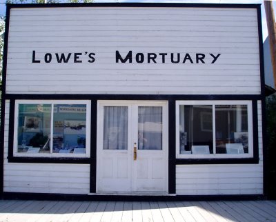 People  Just  Dieing  To Get In,,, ( Lowe's Mortuary )